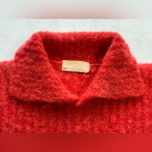 Vintage 70’s collared sweater, coral, fits size S